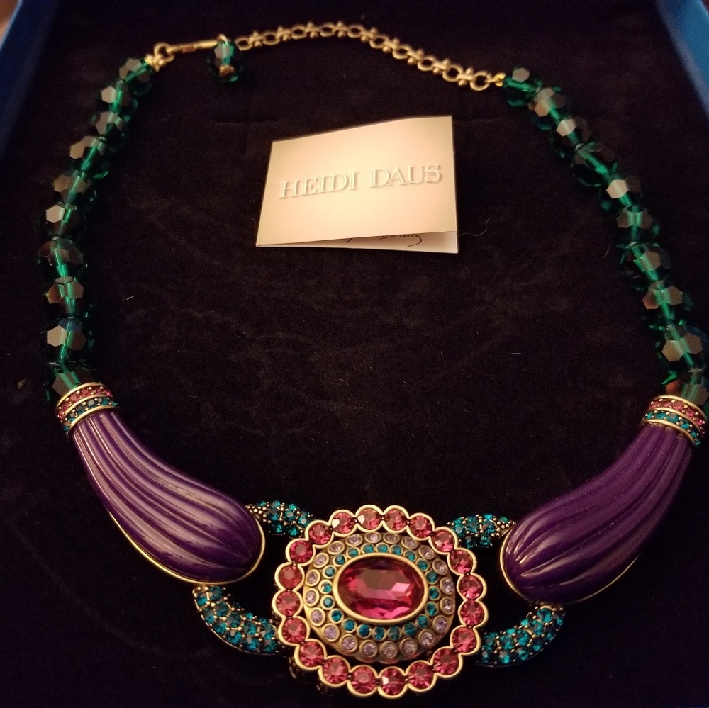 Heidi daus Collectors Necklace
